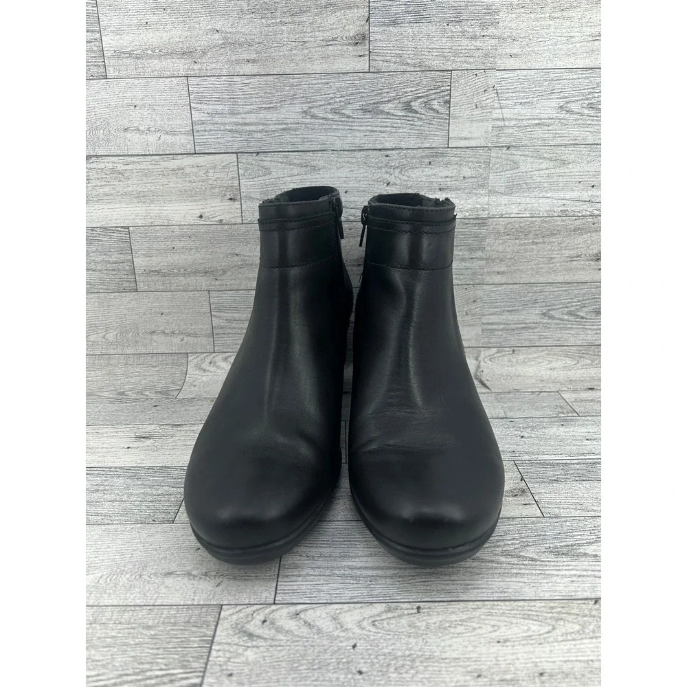 Clarks Collection Black Leather Ankle Boots‎ Block Heel Side Zip Women Sz 8.5M